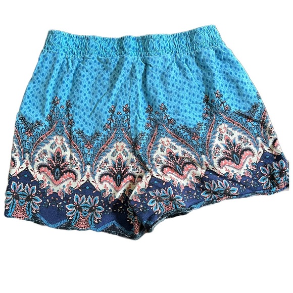 HOLLISTER MULTICOLORED BOHO / PAISLEY PRINT FLOWY SHORTS SIZE EXTRA SMALL - Picture 2 of 4